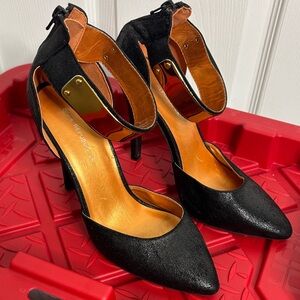 Shoe Republic LA Black Ankle Strap Heels